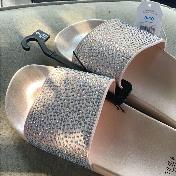 Rhinestone sandals 9/10 nwt - Picture 3 of 6